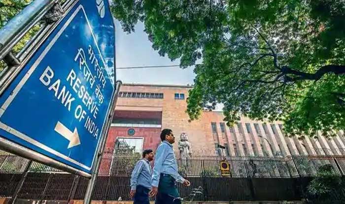 India needs bad banks, government exit from some lenders: Former central bankers